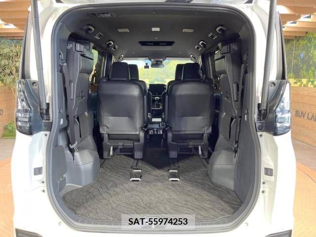 Toyota VOXY 2022-10 344296-11