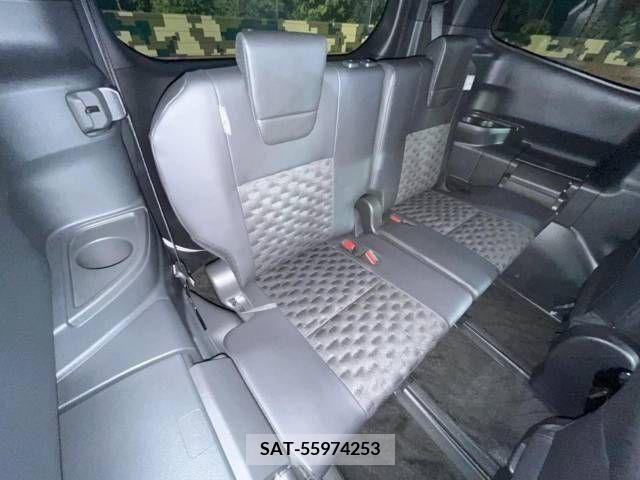 Toyota VOXY 2022-10 344296-10