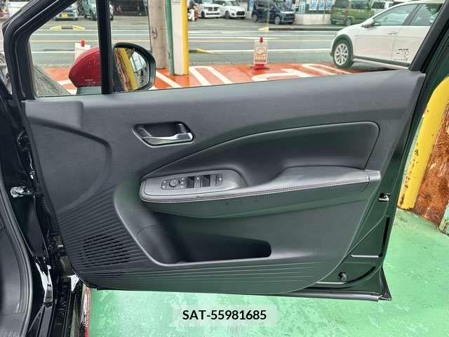 Nissan AURA 2023-01 261447-13