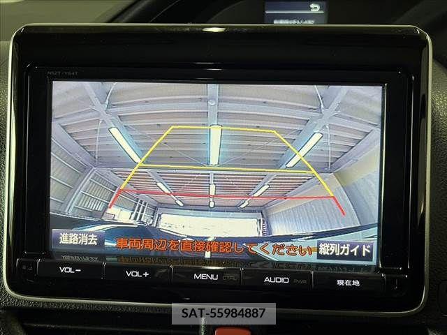 Toyota NOAH 2015-07 321444-3