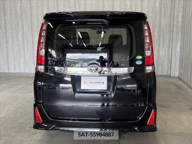 Toyota NOAH 2015-07 321444-13