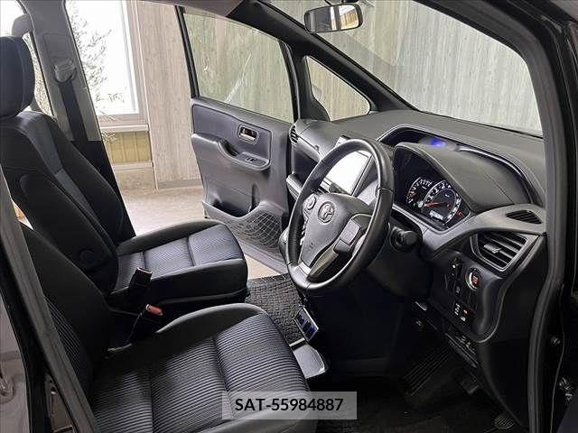 Toyota NOAH 2015-07 321444-14