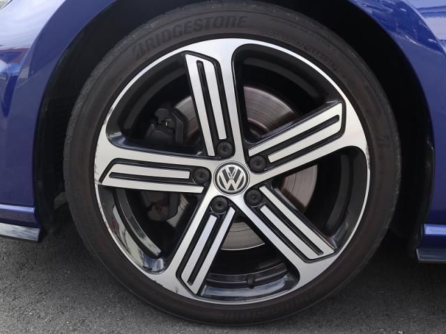 VolksWagen GOLF R 2017-06 22301-13