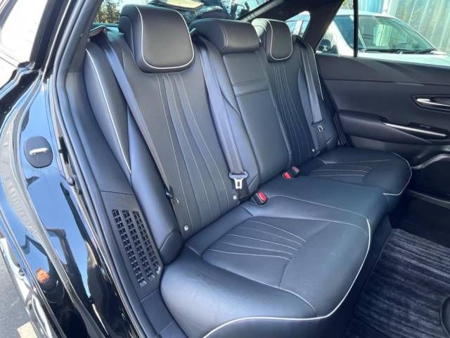 Toyota CROWN SEDAN 2019-07 191950-9