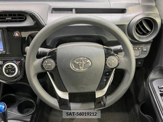 Toyota AQUA 2018-08 260487-11