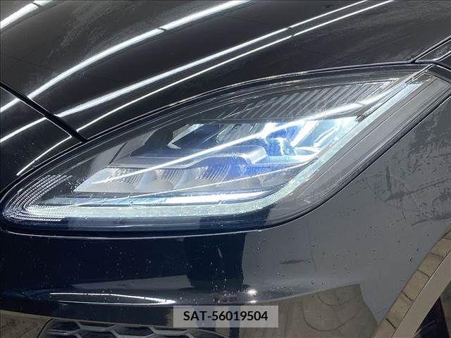 Jaguar E-PACE 2019-08 213643-18