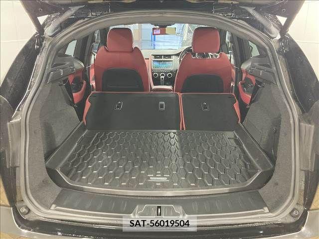 Jaguar E-PACE 2019-08 213643-13