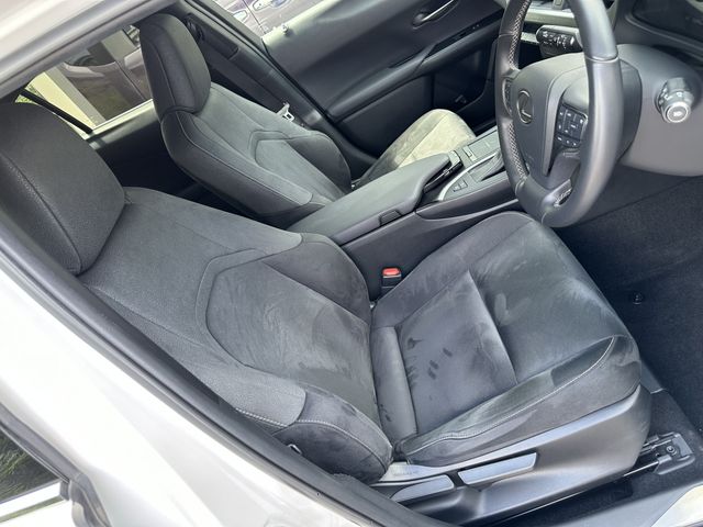 Lexus UX 2020-12 13156-8