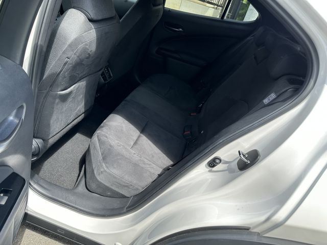 Lexus UX 2020-12 13156-10