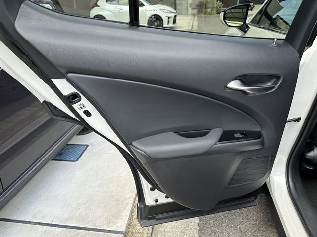 Lexus UX 2020-12 13156-21