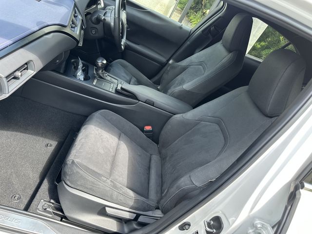 Lexus UX 2020-12 13156-9