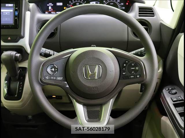 Honda N BOX 2019-05 278451-7