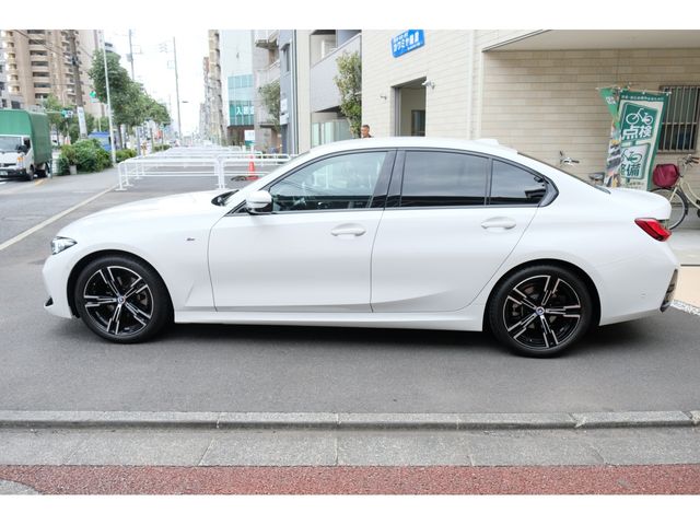 Bmw 3 SERIES 2023-03 24239-6