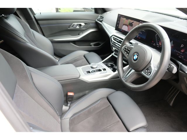 Bmw 3 SERIES 2023-03 24239-1