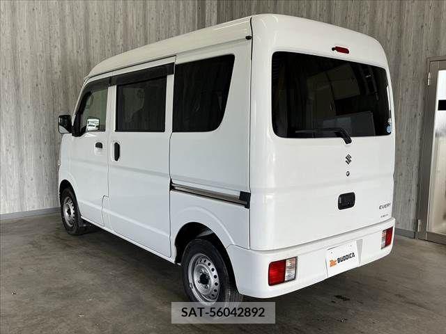 Suzuki EVERY 2017-05 268865-12