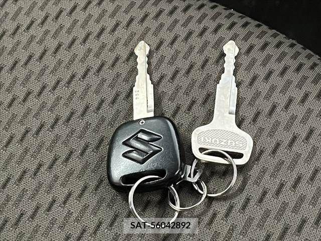 Suzuki EVERY 2017-05 268865-5
