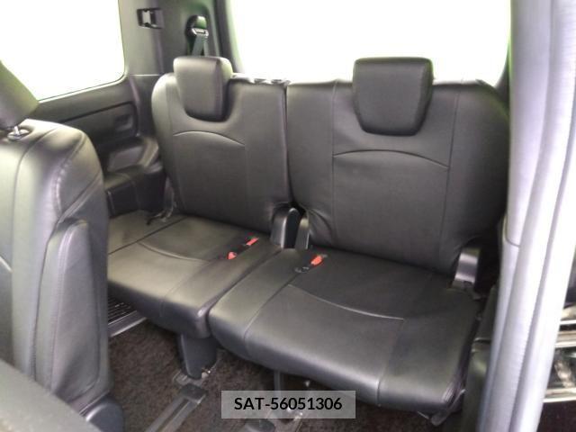 Toyota VOXY 2018-08 289138-8