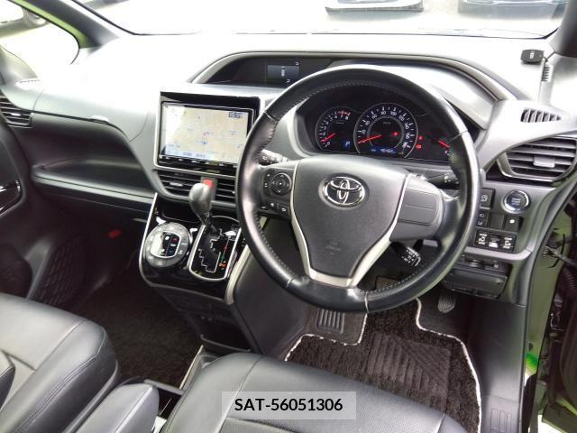 Toyota VOXY 2018-08 289138-4