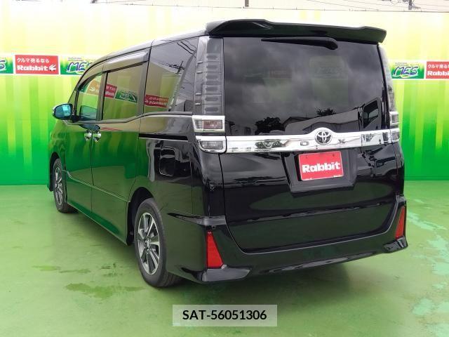 Toyota VOXY 2018-08 289138-2