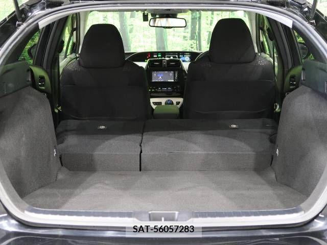 Toyota PRIUS 2018-08 330718-10