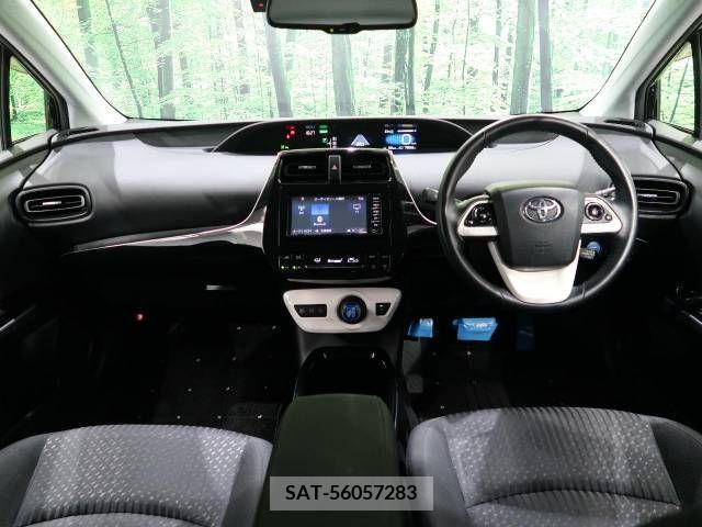 Toyota PRIUS 2018-08 330718-1