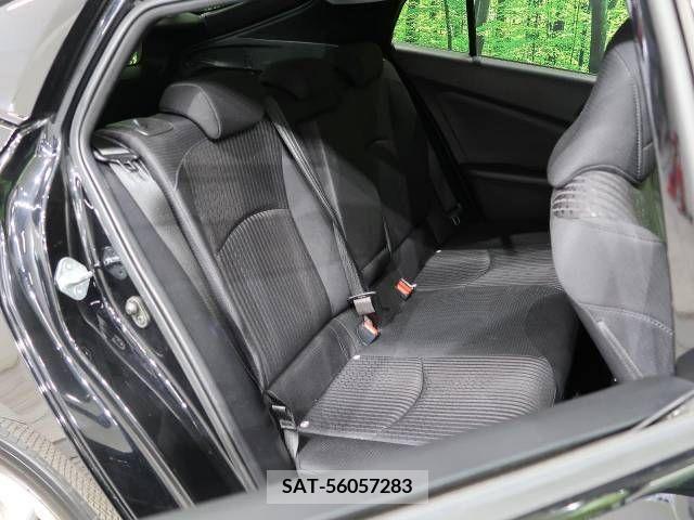 Toyota PRIUS 2018-08 330718-9