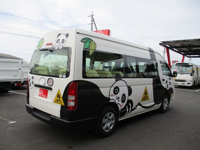 Toyota HIACE VAN 2015-03 2020-1