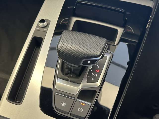 Audi Q5 2021-03 9713-13