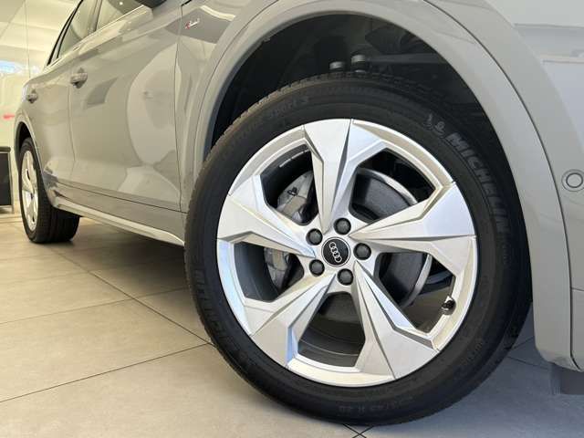 Audi Q5 2021-03 9713-6