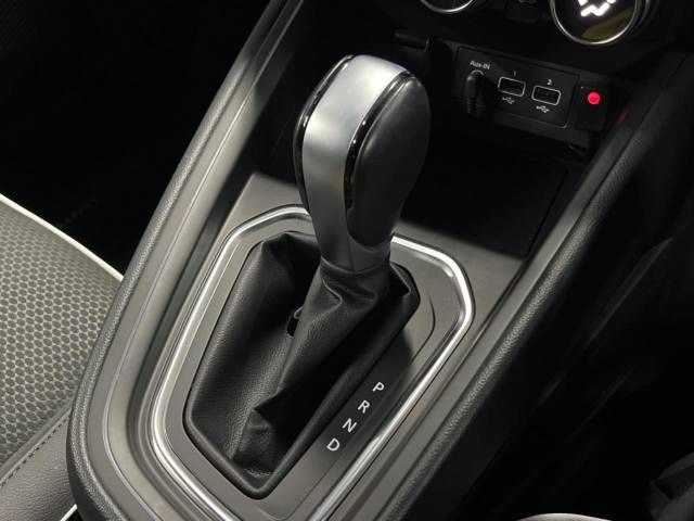Renault LUTECIA 2021-03 27237-11