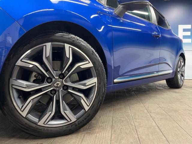 Renault LUTECIA 2021-03 27237-14