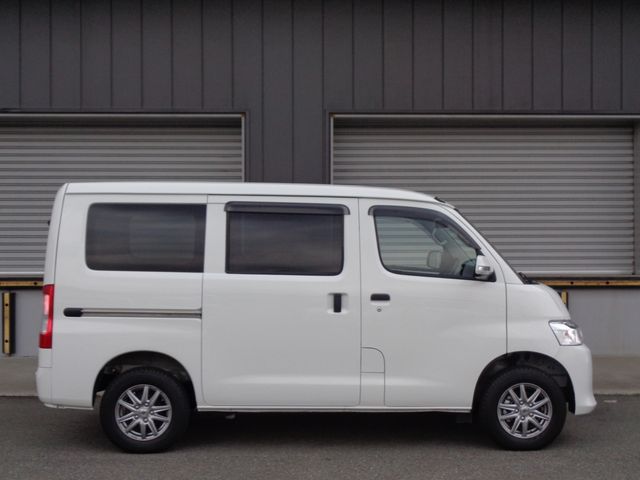 Toyota TOWNACE VAN 2023-01 184110-18