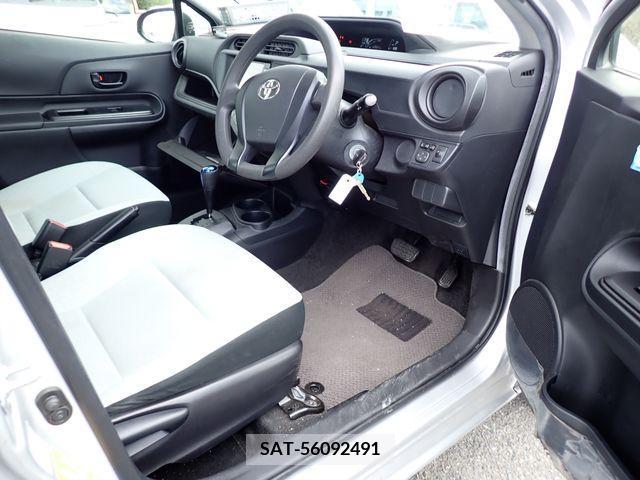 Toyota AQUA 2017-02 218560-1