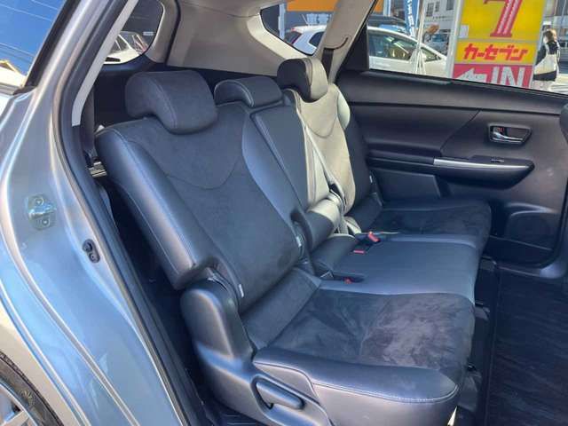 Toyota PRIUS ALPHA 2015-11 194418-10