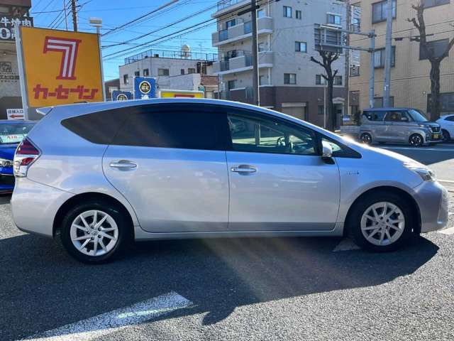 Toyota PRIUS ALPHA 2015-11 194418-3