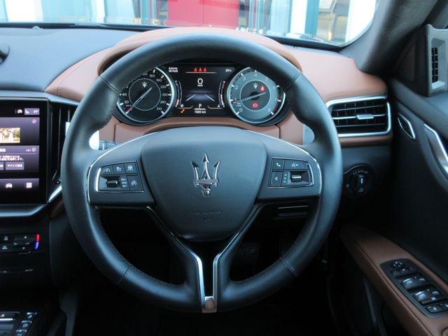 Maserati GHIBLI 2022-09 17409-20