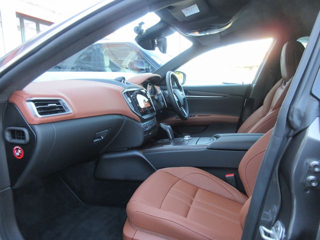 Maserati GHIBLI 2022-09 17409-15