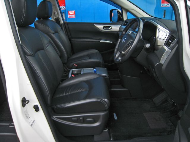 Nissan ELGRAND 2017-08 3880-23