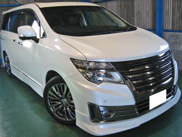 Nissan ELGRAND 2017-08 3880-0