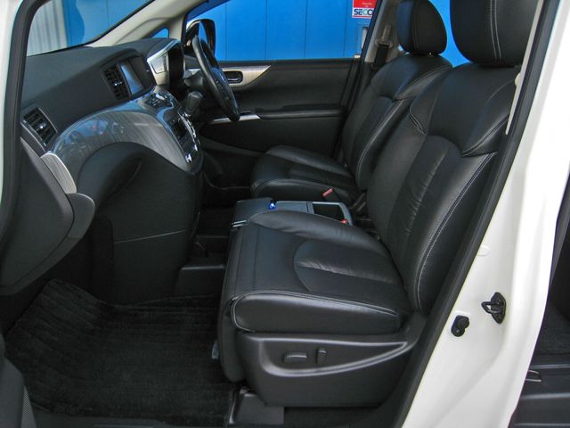 Nissan ELGRAND 2017-08 3880-24
