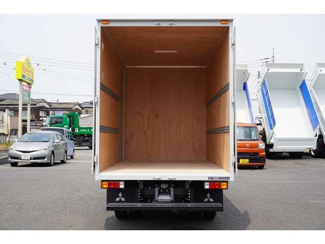 Mitsubishi CANTER 2023-01 19612-16