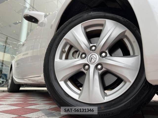 Lexus IS 2017-11 388189-12