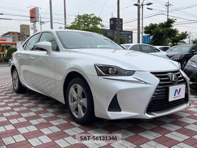 Lexus IS 2017-11 388189-16