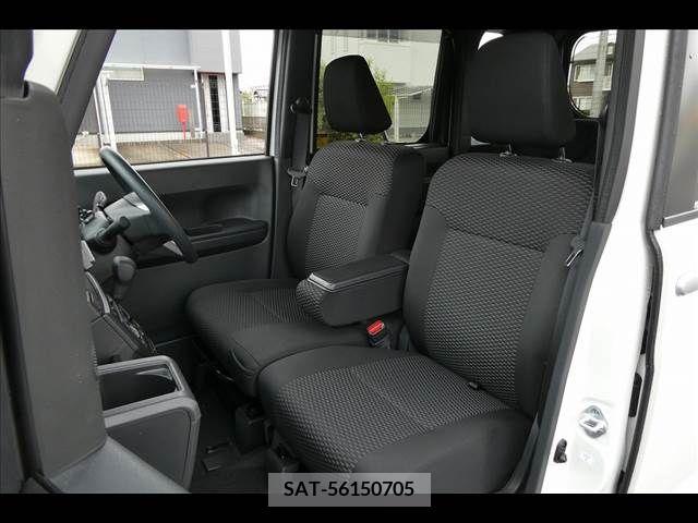 Toyota Pixis Mega 2016-11 281441-9