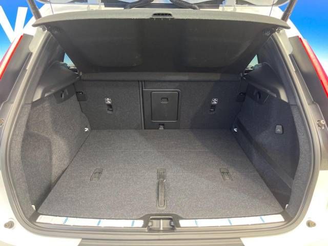 Volvo XC40 2020-12 26663-12