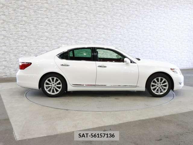 Lexus LS 2010-09 388211-11