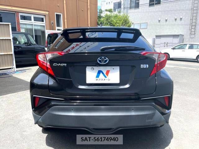 Toyota C-HR 2017-05 322988-17