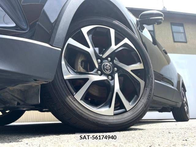 Toyota C-HR 2017-05 322988-15
