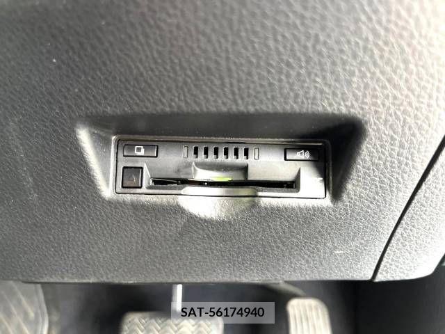 Toyota C-HR 2017-05 322988-6