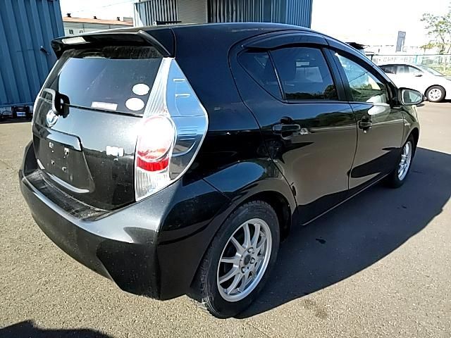 Toyota AQUA 2012-07 3927-2